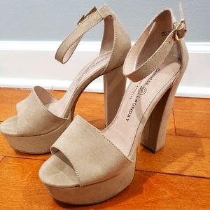 Chinese Laundry Avenue 2 Beige Heels Size 7.5